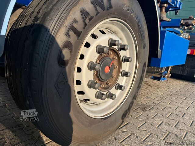 Maināmās virsbūves puspiekabe BROSHUIS MFCC-HD L2C8 Containerauflieger