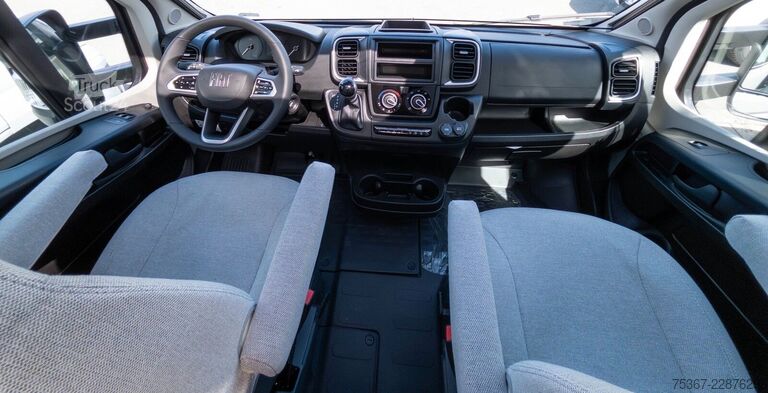 Daļēji integrēta kemperis LMC Cruiser 740 EL  Messeangebot CSD 2026
