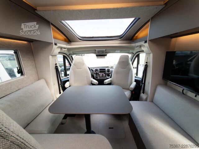 Daļēji integrēta kemperis LMC Cruiser 740 EL  Messeangebot CSD 2026