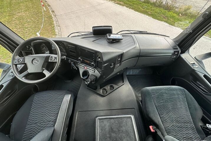 Pašizgāzējs kravas automašīna MERCEDES-BENZ Arocs 2545 Kipper/Kran/6x4-4/Lenkachse/128 tkm