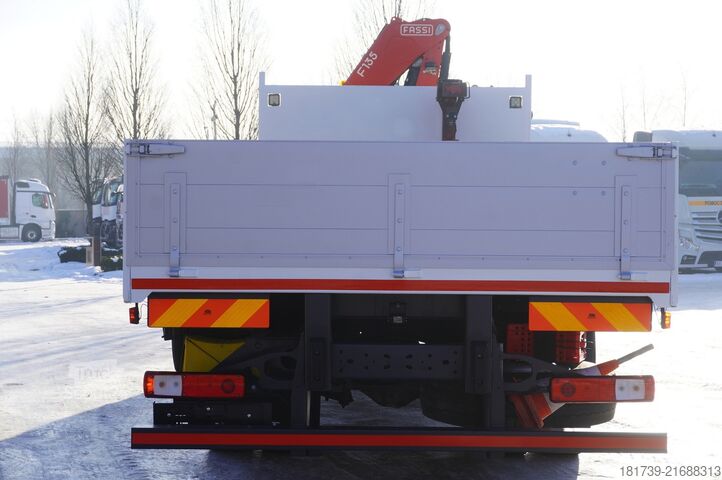 Plattform mit Kran Renault C280 DTI 8 / HDS Fassi F135A.22 / remote