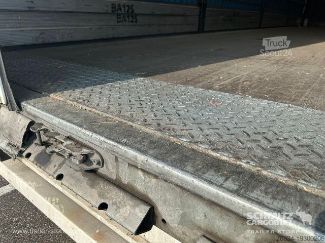 Auflieger mit Pritsche & Plane Schmitz Cargobull Semitrailer Curtainsider Standard