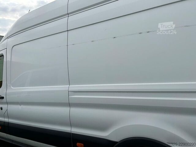Autocamion cu destinație specială Ford Transit