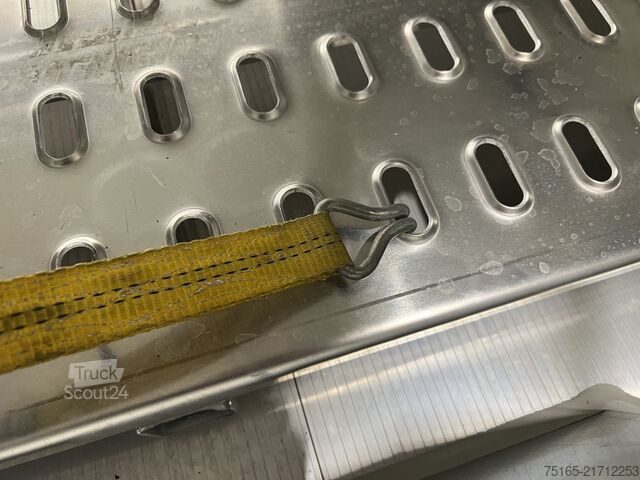 Autotransporter varevogn Cheval Liberte Debon C2000 Roadster ALF Autotransporter geschlossen