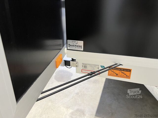 Dėžinė priekaba Vezeko TK D 27.40 TKL Tür Kofferanhänger