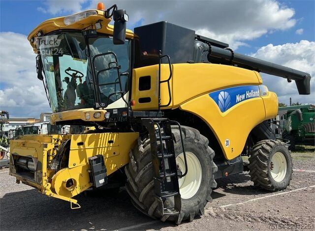  New Holland CR 980