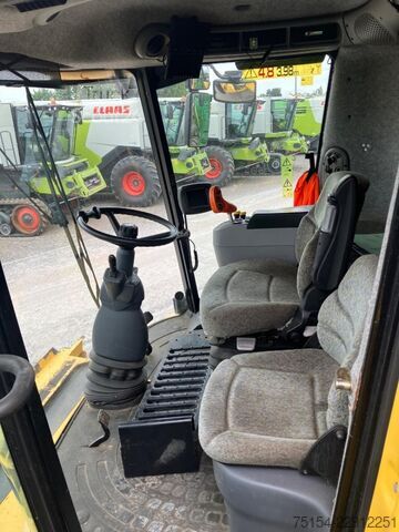  New Holland CR 980