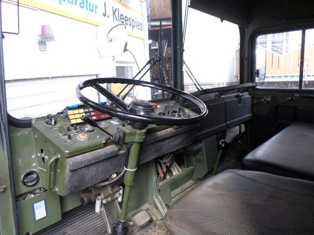 LKW mit Pritsche (offen) MAN KAT 1  8x8  10 Ton  Kran / Winde & H Kennzeichen