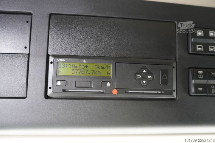 Autokran Mercedes-Benz Actros 2540 6×2 / 50 tho. km! / NEW body
