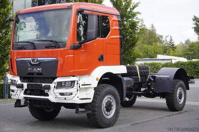 Fahrgestell MAN TGM 18.250 4x4 / chassis 520 cm/ 3 units