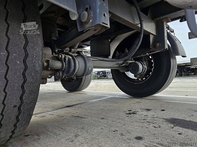 Koffer Weka 2 AXLE CLOSED BOX STEER AXLE 3T LIFT
