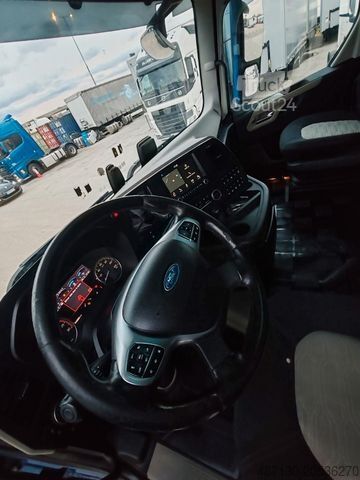 Trattore stradale standard FORD F-MAX 500