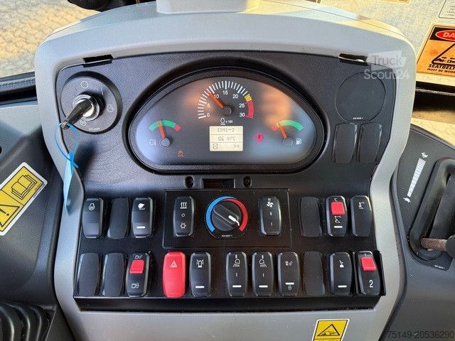 Ekskavators-iekrāvējs CATERPILLAR 432F2, 4+1 Schaufel, Telestiel, Klima, Löffel