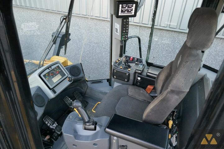 Wheel loader Caterpillar 972M