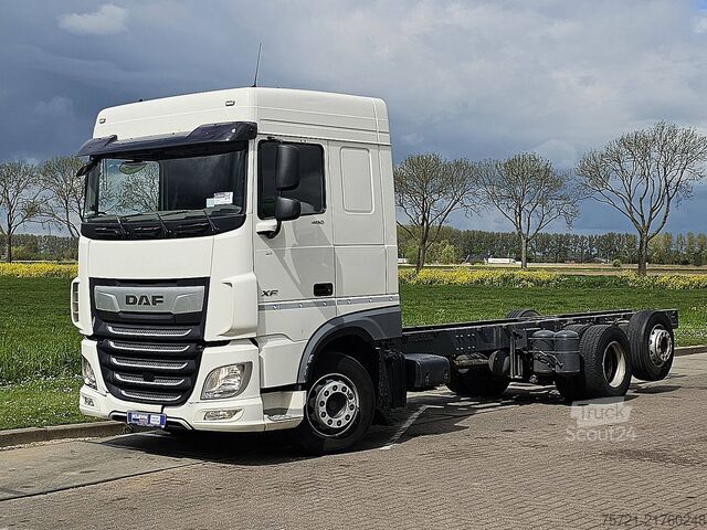 Châssis avec cabine DAF XF 480 6x2*4