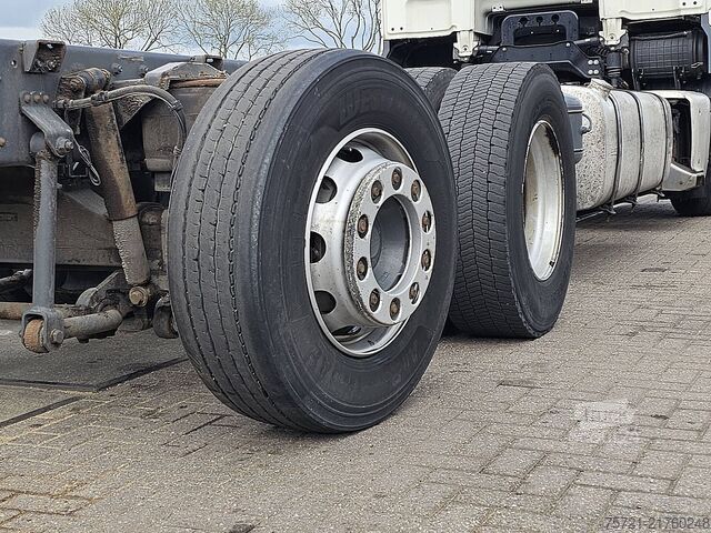 Chasis con cabina DAF XF 480 6x2*4