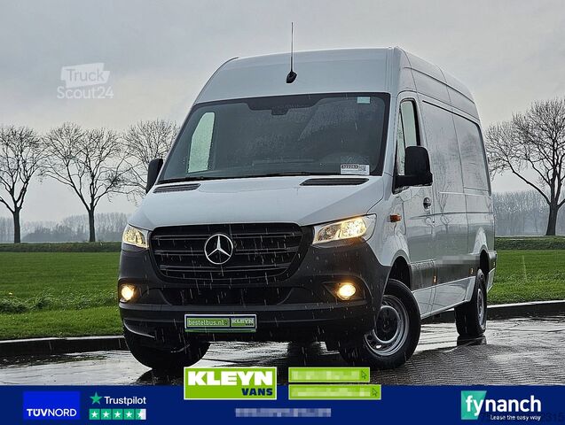 High-roof van MERCEDES-BENZ SPRINTER 317 L2H2 Mbux Navi RWD!