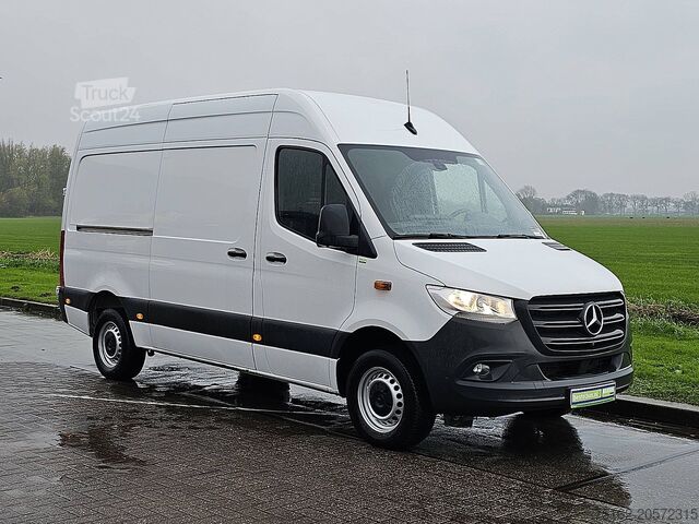 Stationvogn med højt tag MERCEDES-BENZ SPRINTER 317 L2H2 Mbux Navi RWD!