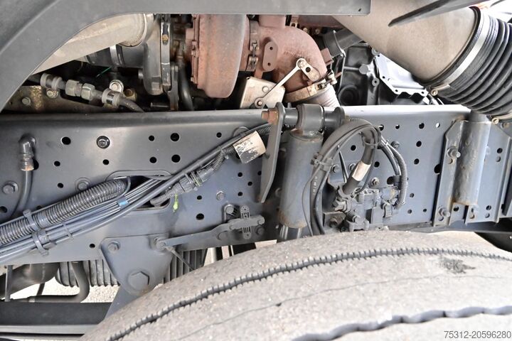 Cap tractor standard Iveco 440S51T E6 S-Way Retarder Alufelgen