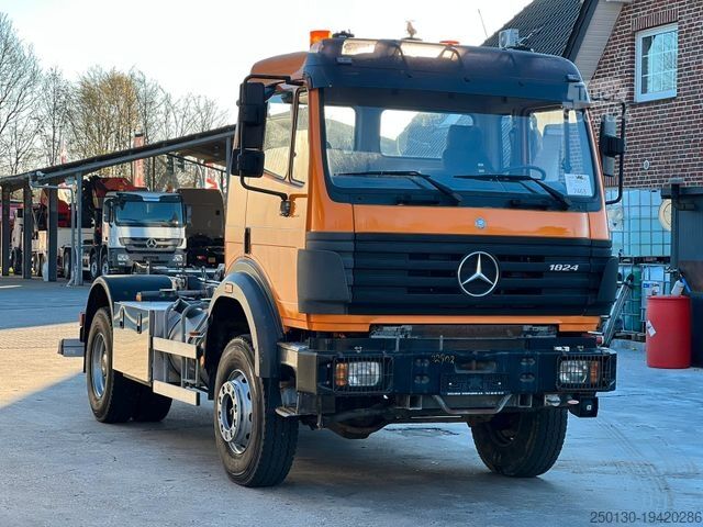 Камион с кука за контейнери MERCEDES-BENZ 1824 AK 39 EU2 4x4 Top Zustand !! 66000 Km