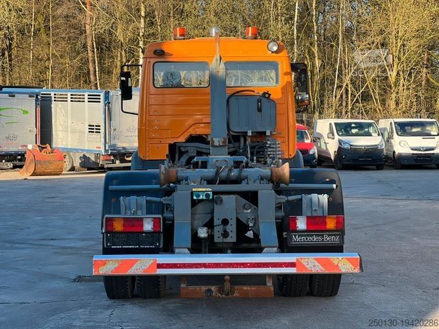 Камион с кука за контейнери MERCEDES-BENZ 1824 AK 39 EU2 4x4 Top Zustand !! 66000 Km