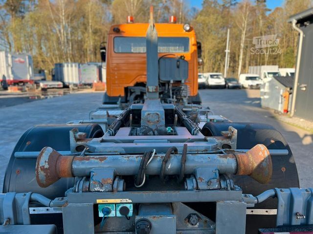 Камион с кука за контейнери MERCEDES-BENZ 1824 AK 39 EU2 4x4 Top Zustand !! 66000 Km