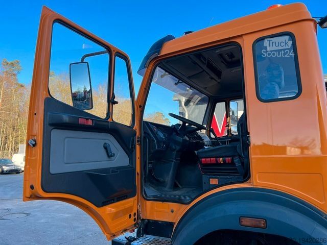 Камион с кука за контейнери MERCEDES-BENZ 1824 AK 39 EU2 4x4 Top Zustand !! 66000 Km