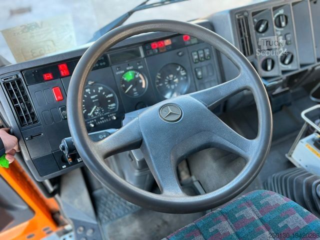 Камион с кука за контейнери MERCEDES-BENZ 1824 AK 39 EU2 4x4 Top Zustand !! 66000 Km