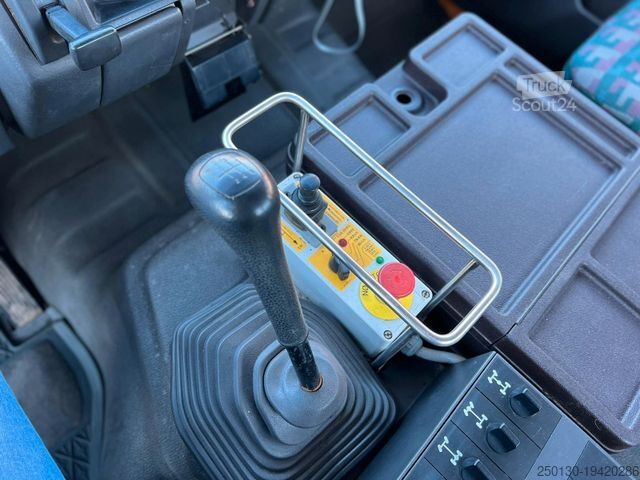 Камион с кука за контейнери MERCEDES-BENZ 1824 AK 39 EU2 4x4 Top Zustand !! 66000 Km