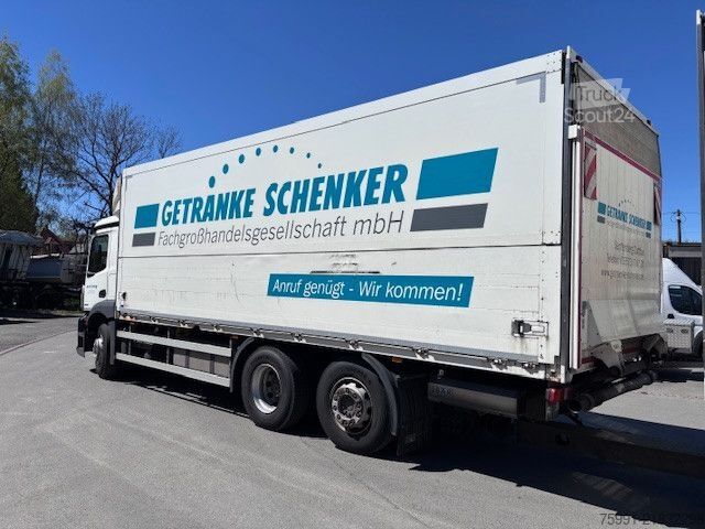 Autocarro per bevande MERCEDES-BENZ Actros 5 mit Schwenwandkoffer und Ladebordwand