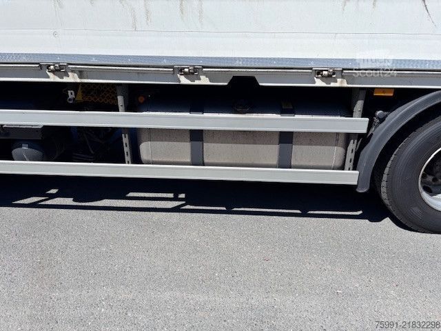 Autocarro per bevande MERCEDES-BENZ Actros 5 mit Schwenwandkoffer und Ladebordwand