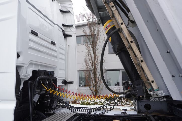 رأس جرار ومقطورة نصفية قلابة MAN TGX 18.510 4×2 tractor unit / Sleeper ca