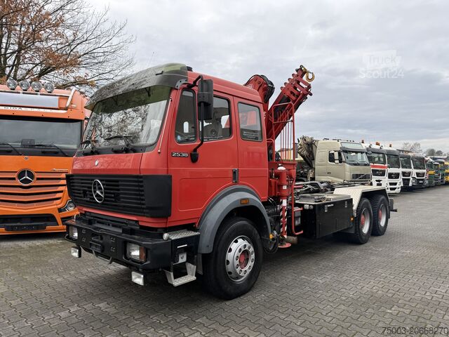 Pašizgāzējs kravas automašīna Mercedes-Benz SK 2538 6X4 Haken Kran/ Oldtimer/ Feuerwehr