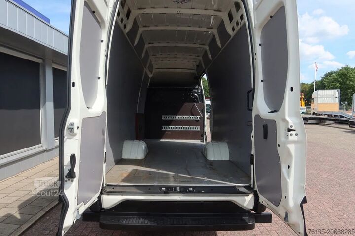 Furgão de caixa Iveco 70-C 18 Automaat L3H3  C RIJBEWIJS