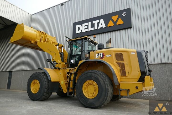 Riteņu iekrāvēji Caterpillar 980M