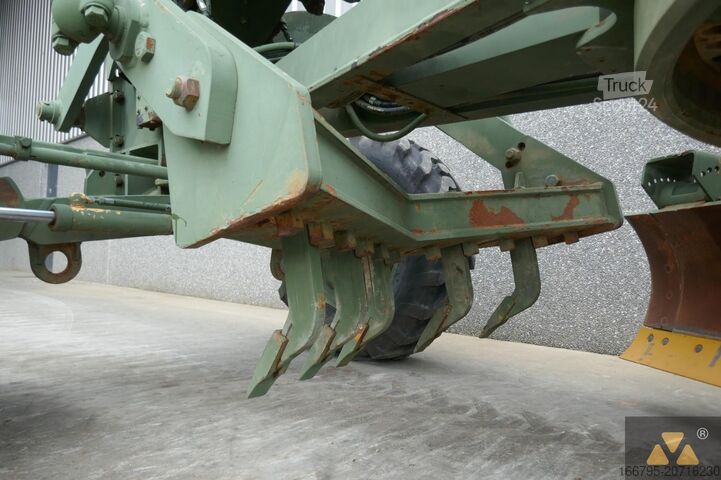 Greideris Caterpillar 130G Ex-army