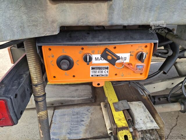 Vrachtwagen met laadplatform en zeilvrachtwagen met laadplatform en zeil RENAULT D26 WIDE 380 - 6X2 - E6 - RETARDER