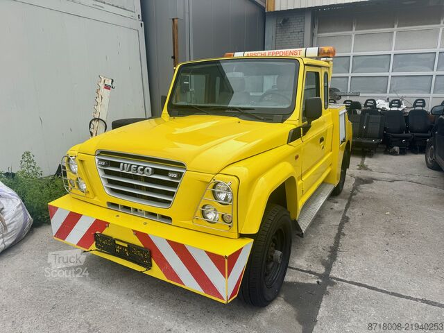 Пътна помощ / Самоходна работна машина Iveco Massif Haken / Brillenfahrzeug