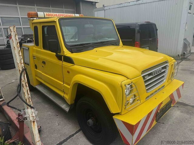 Пътна помощ / Самоходна работна машина Iveco Massif Haken / Brillenfahrzeug