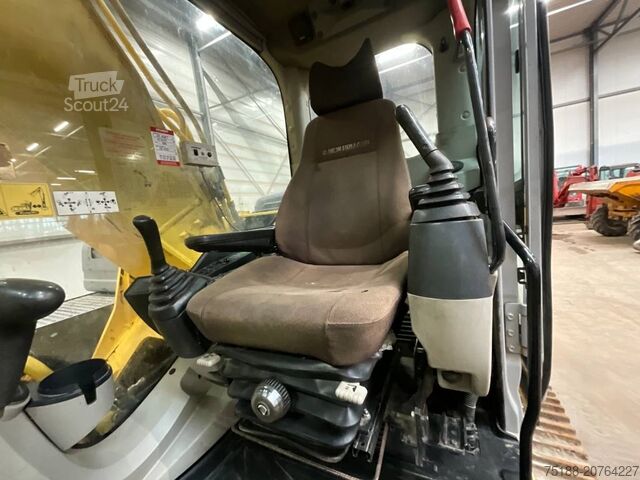 Εκσκαφέας ερπυστριοφόρος New Holland E 215 B