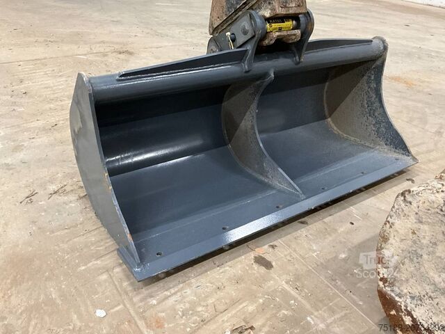 Mini bageri Takeuchi TB 240