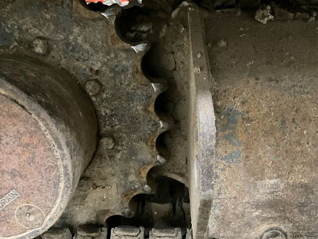 Mini bageri Takeuchi TB 240