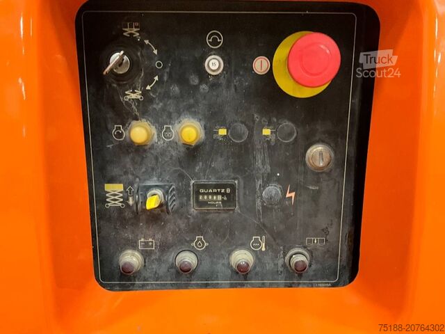 Šķēres lifts JLG 3394 RT