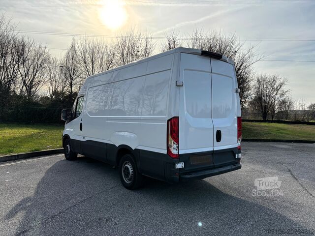 Ledusskapja furgons Iveco Daily 35