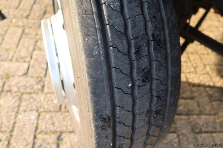 Bavul Mercedes-Benz Atego 818 L  bak + klep grijs metallic   € 14.6...