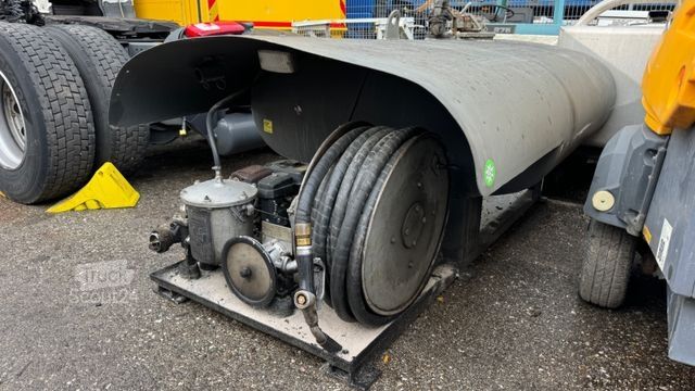 Kmetijski stroj Danubia Heizöl / Dieseltank 1000 L Baujahr 1981