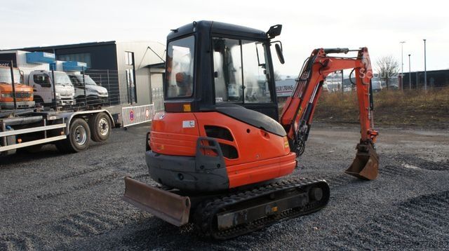 Mini-escavadora KUBOTA KX61-3 KX 61 2600 Kg Minibagger