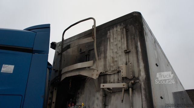 Semirreboque com piso móvel KNAPEN K100 Schubboden Walkingfloor Brandschaden