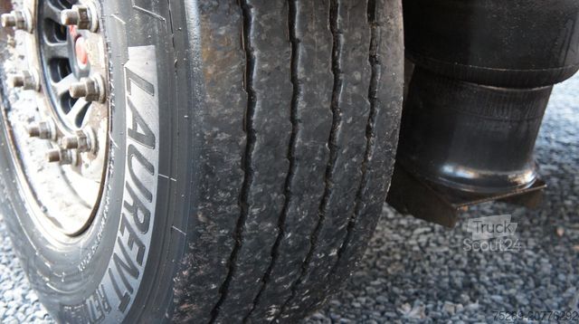 Semirreboque com piso móvel KNAPEN K100 Schubboden Walkingfloor Brandschaden