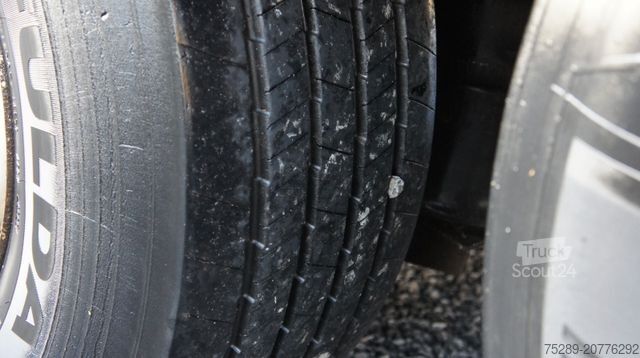 Semirreboque com piso móvel KNAPEN K100 Schubboden Walkingfloor Brandschaden